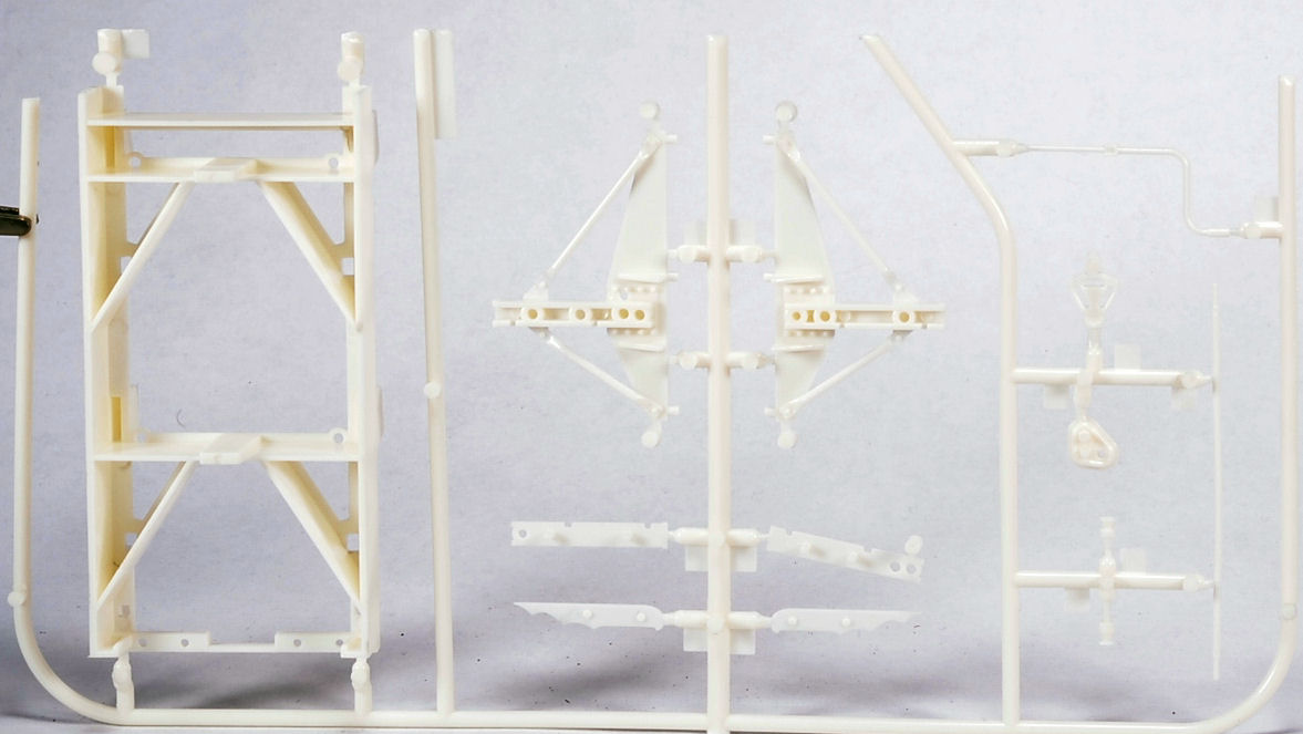 Moebius Models 1302 1/25 53 Foot Trailer First Look Parts Image 04