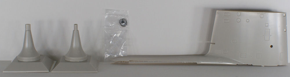 Moebius Models 1400 1/72 USS Skipjack SSN 585 First Look Parts Image 04