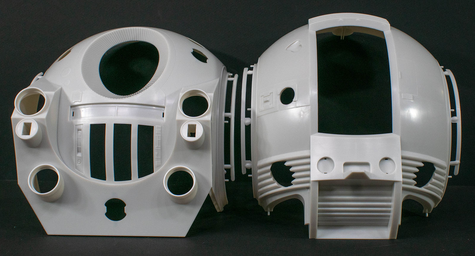 Moebius Models 2001-4 1/8 EVA Pod - 2001: a space odyssey First Look Parts Image 01