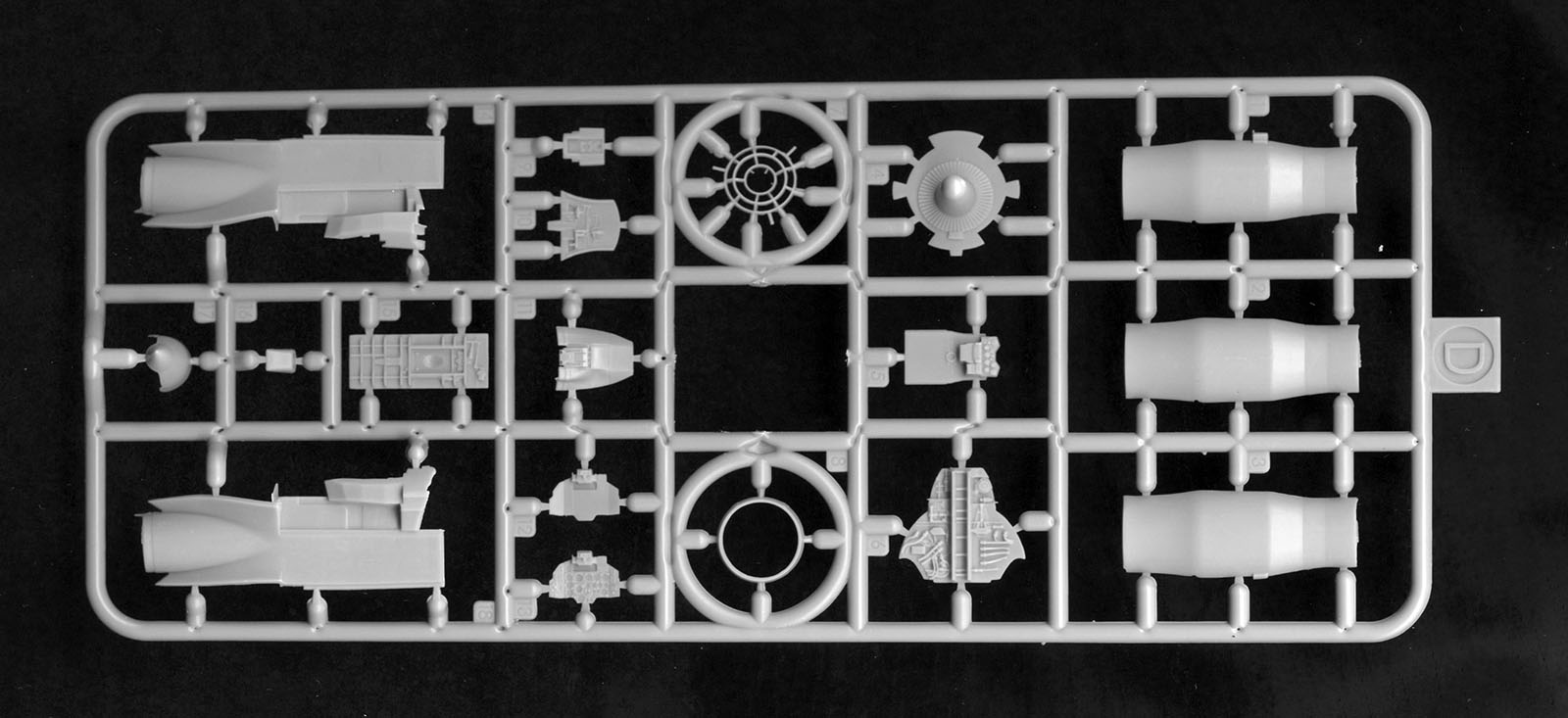 Modelsvit 72048 1/72 Su-17M3R (Fitter) Review Image 05
