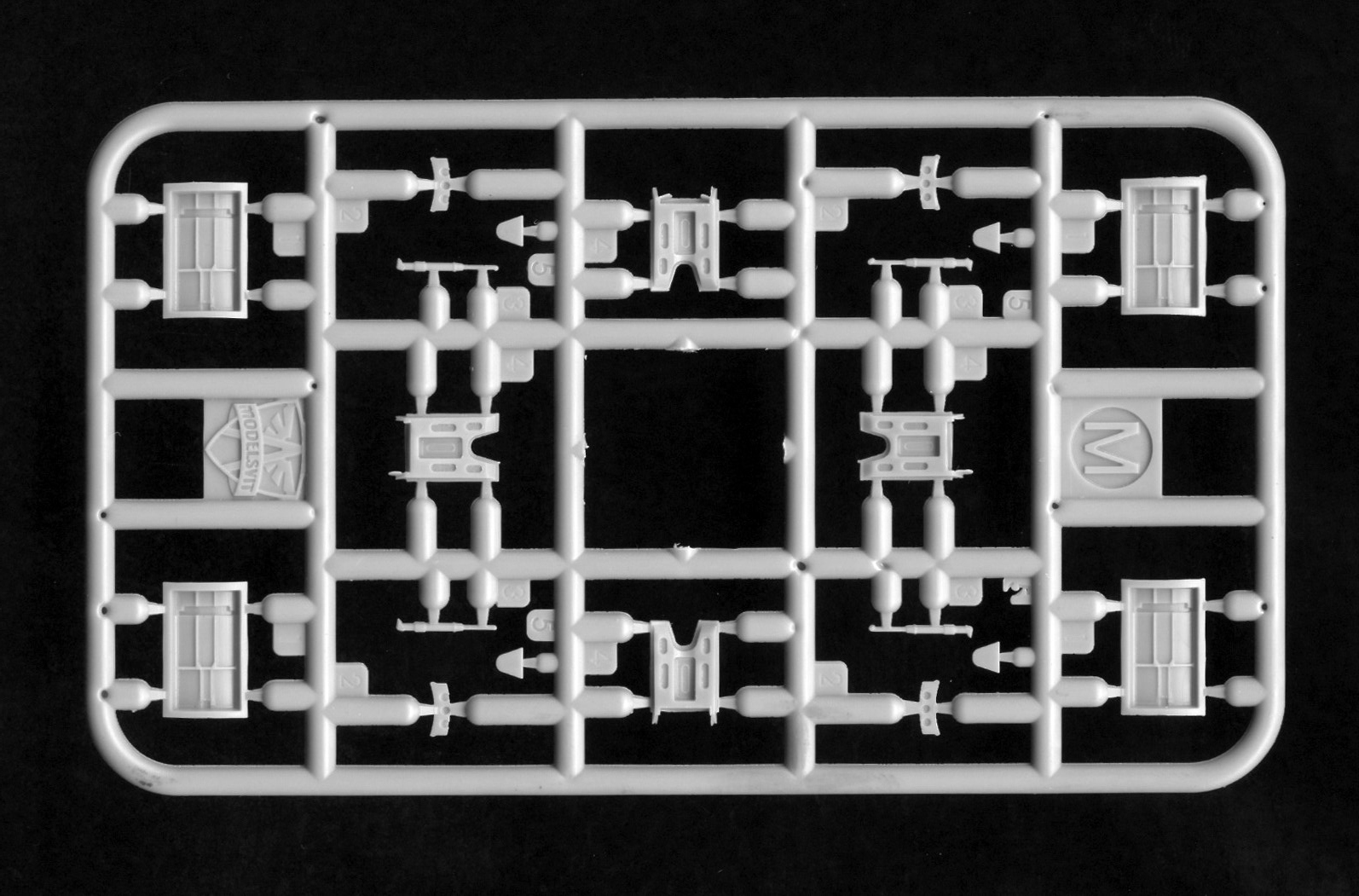 Modelsvit 72048 1/72 Su-17M3R (Fitter) Review Image 11