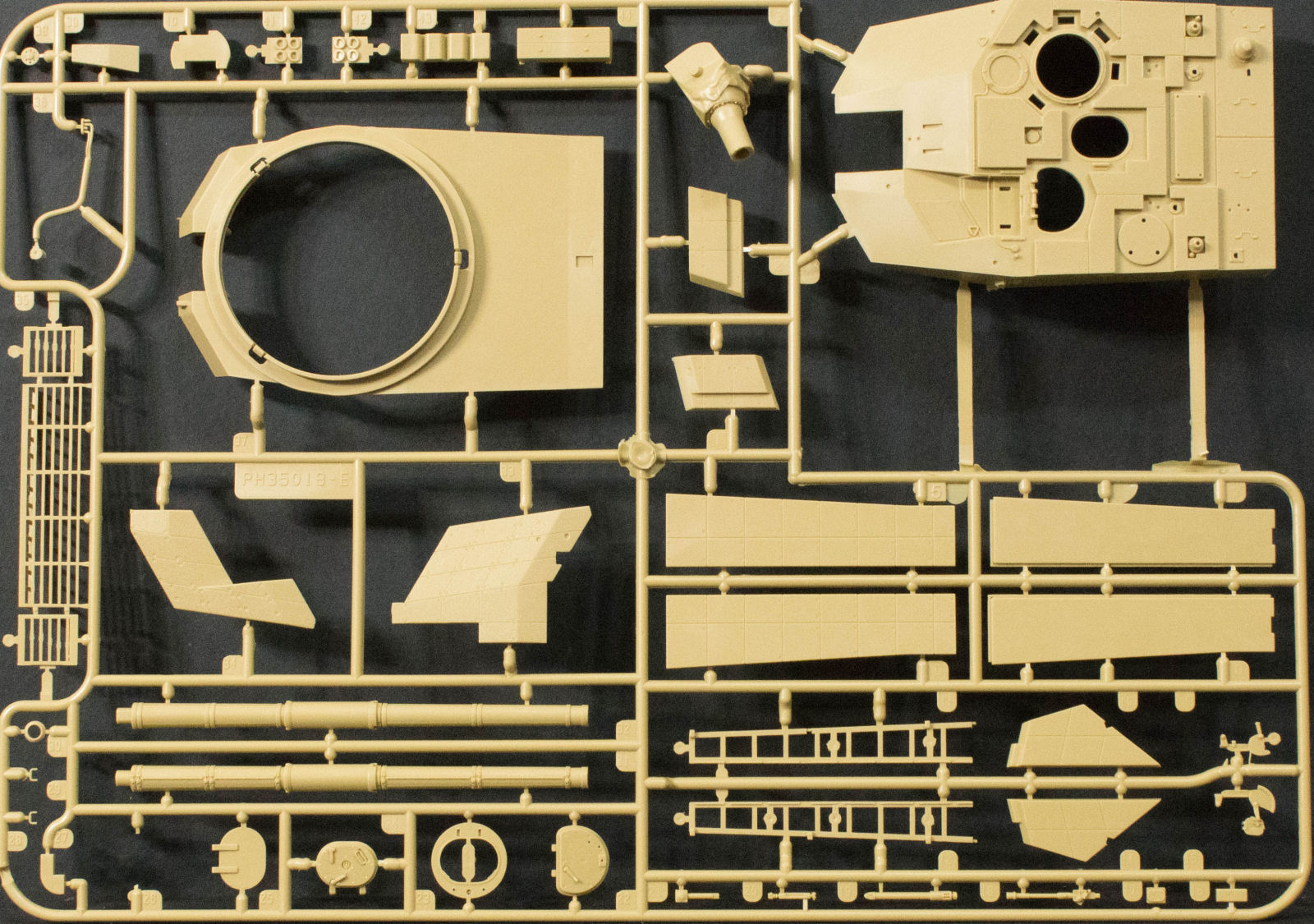 Panda-Hobby 35018 1/35 ZTZ-99A MBT PLA First Look Image 02
