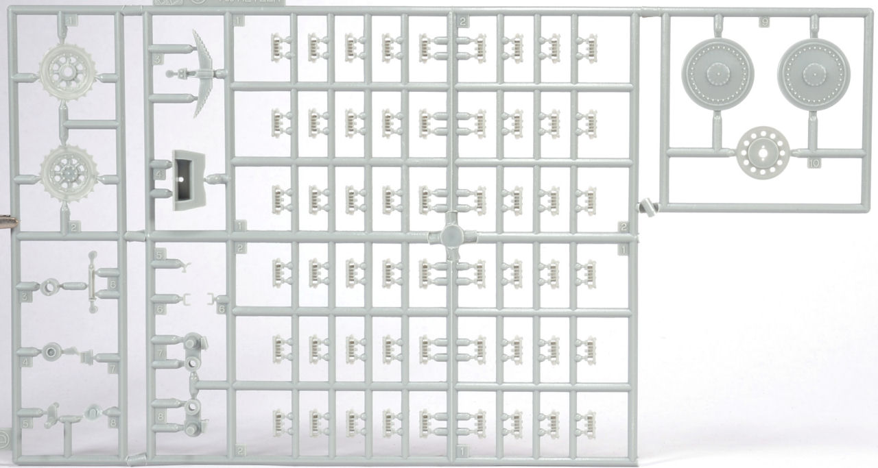 Platz 84800 1/35 Girls und Panzer 38(t) Hetzer Parts Image 02