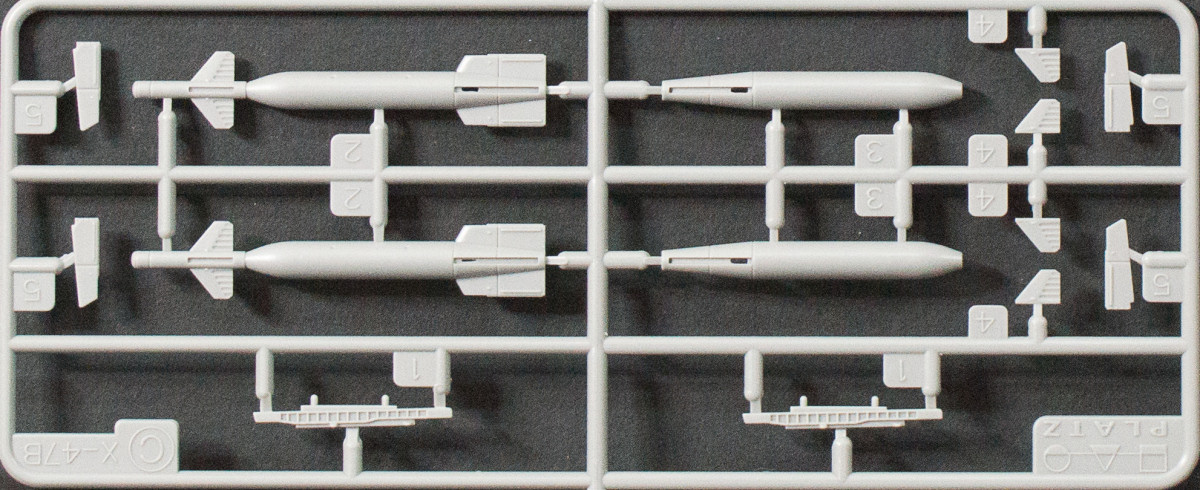 Platz AC-12 1/72 X-47B w/GBU-27 Parts Image 03