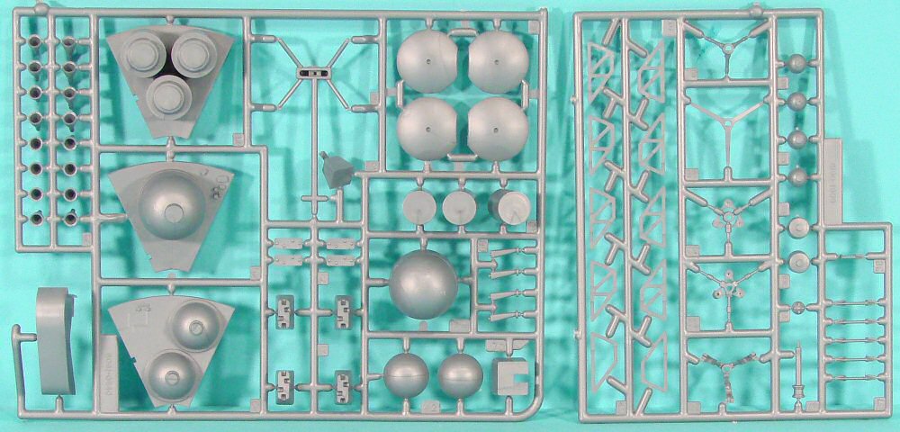 Monogram 85-6061 1/32 Apollo Spacecraft Kit First Look