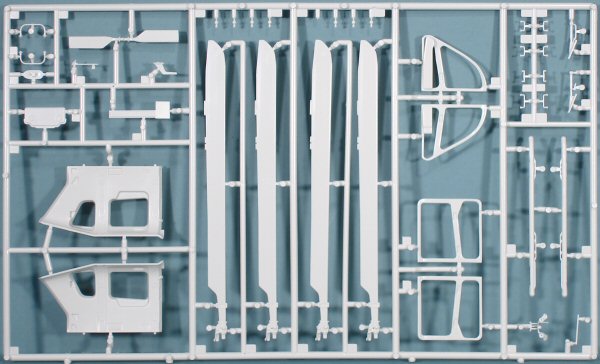 Revell 4481 1/32 Eurocopter EC145 'ADAC' Kit First Look Image 05