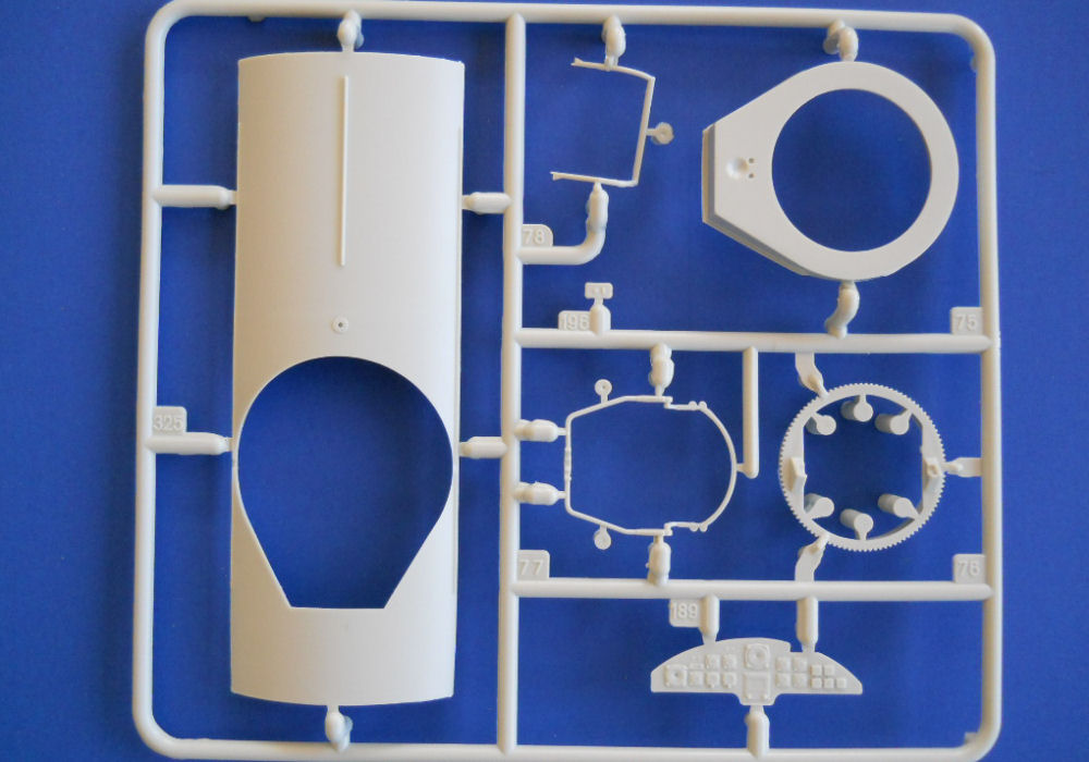 Revell 04696 1/32 He 111P-1 Kit Image 07