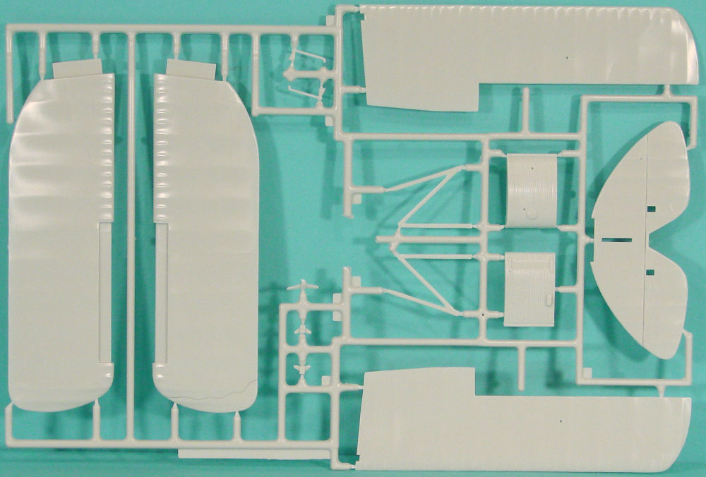 Revell 04712 1/32 DH.82 Tiger Moth Kit First Look Image 02