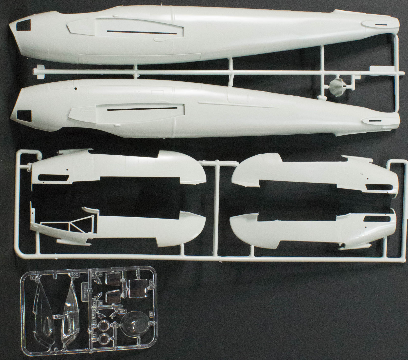 Revell 04758 1/32 Mosquito B.IV Kit Image 01