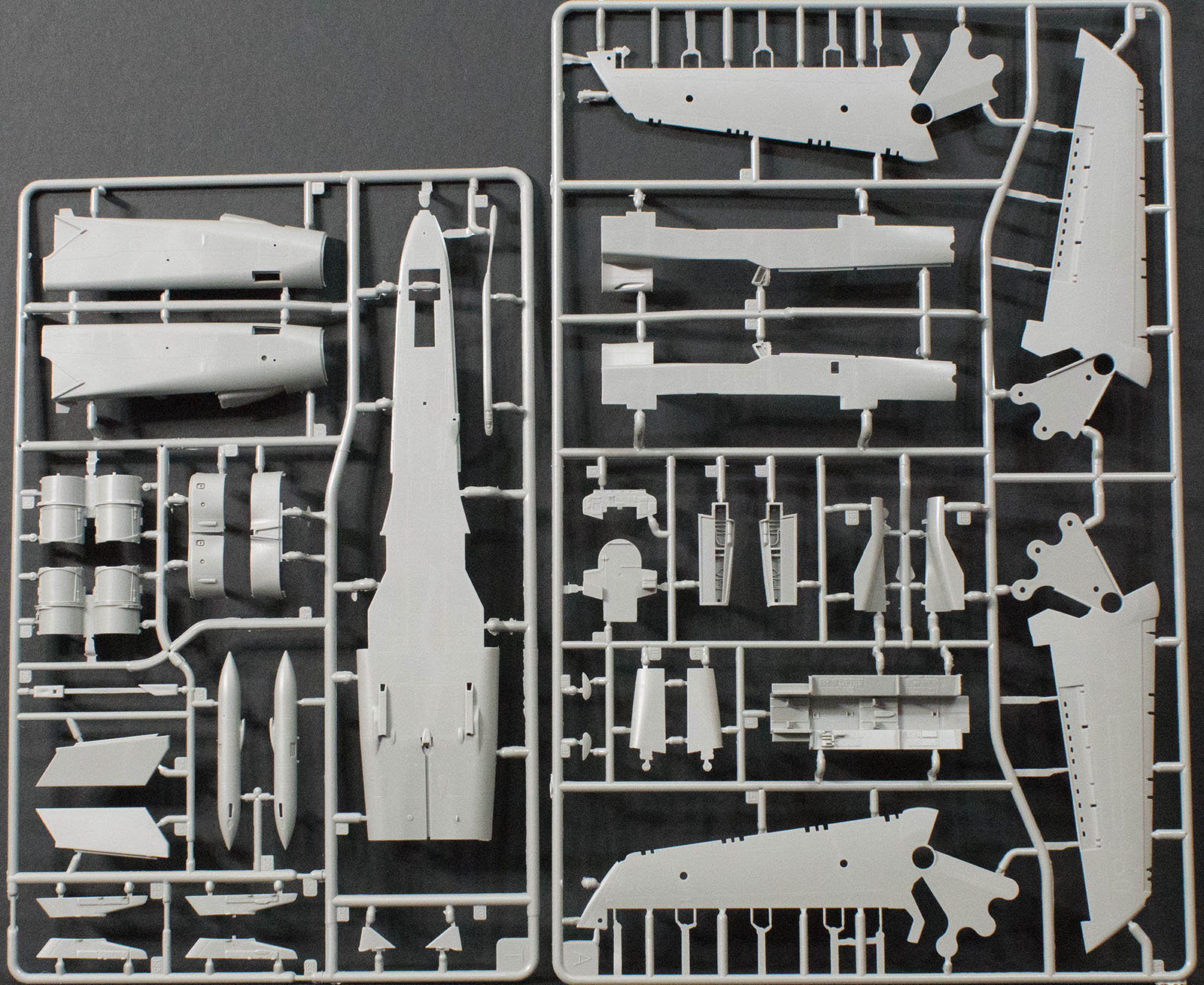 Revell 04924 1/48 Tornado GR.4 Kit Image 01
