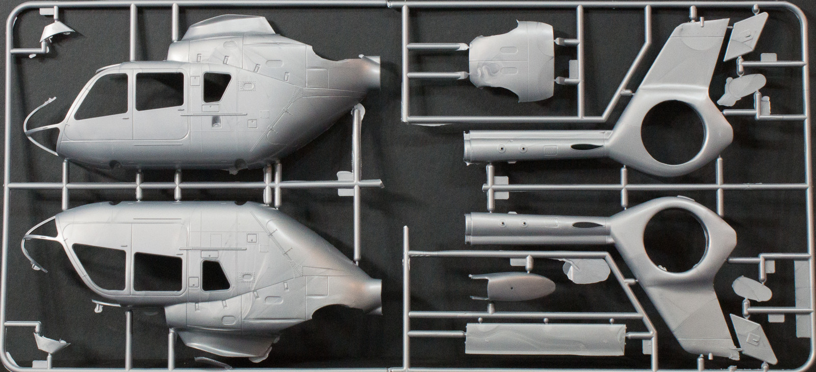Revell 05724 1/32 EC135 'Flying Bulls' Kit Image 01