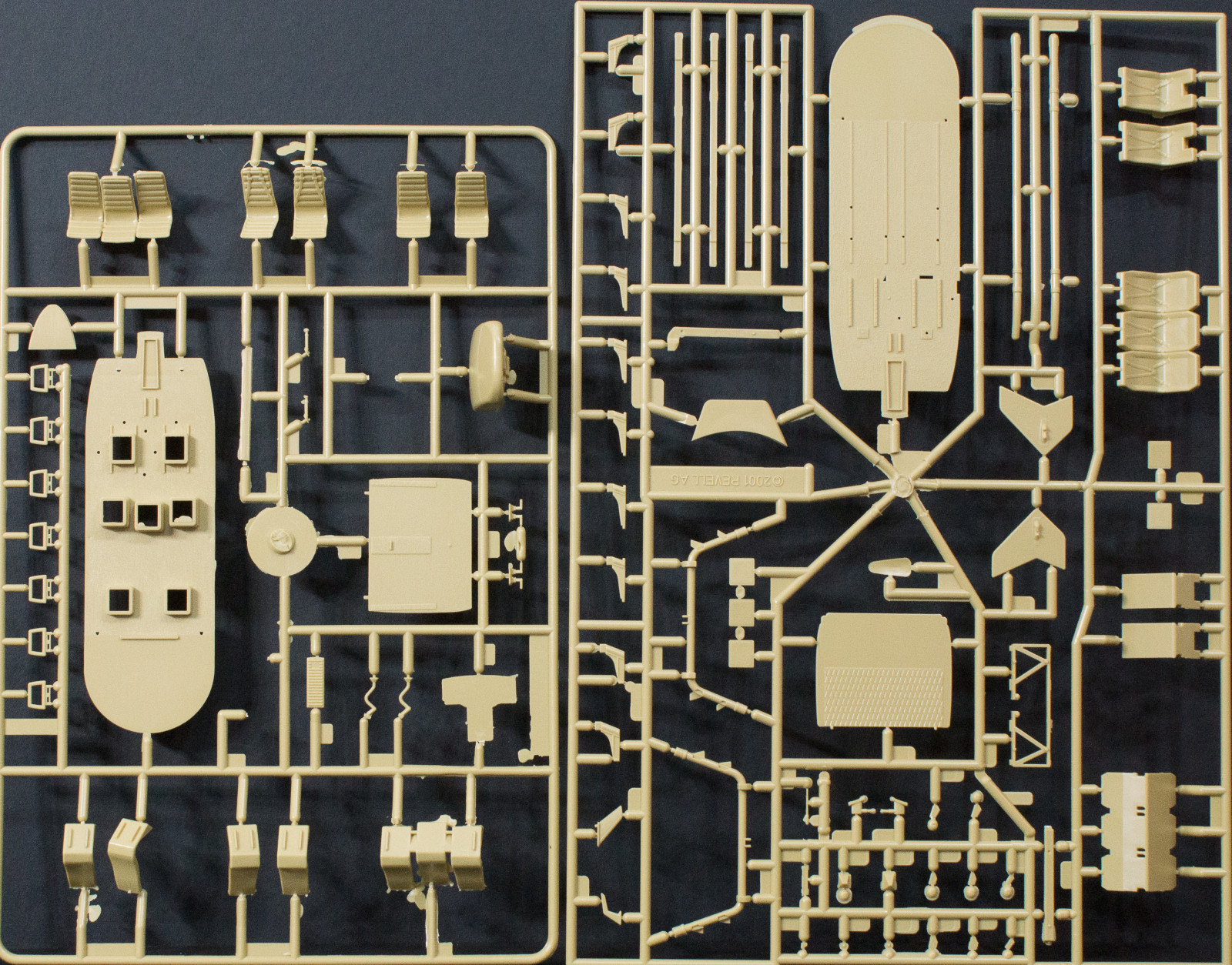 Revell 05724 1/32 EC135 'Flying Bulls' Kit Image 03