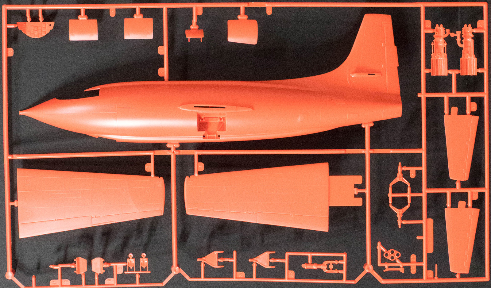 Revell 85-4565 1/32 Bell X-1 Kit Image 01