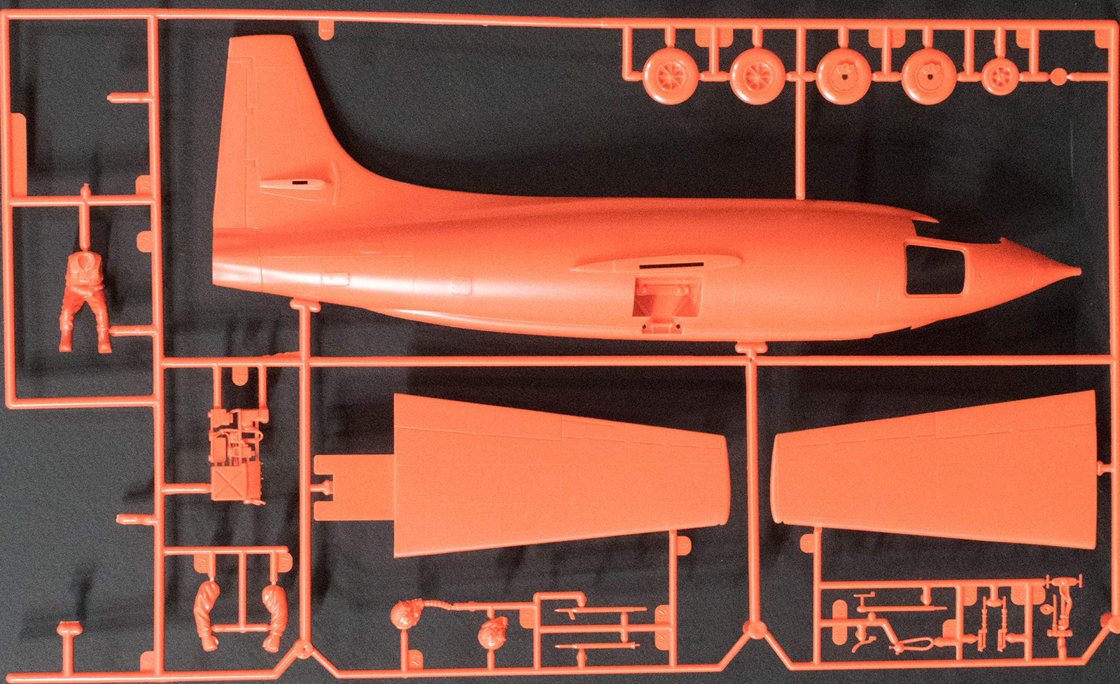 Revell 85-4565 1/32 Bell X-1 Kit Image 02