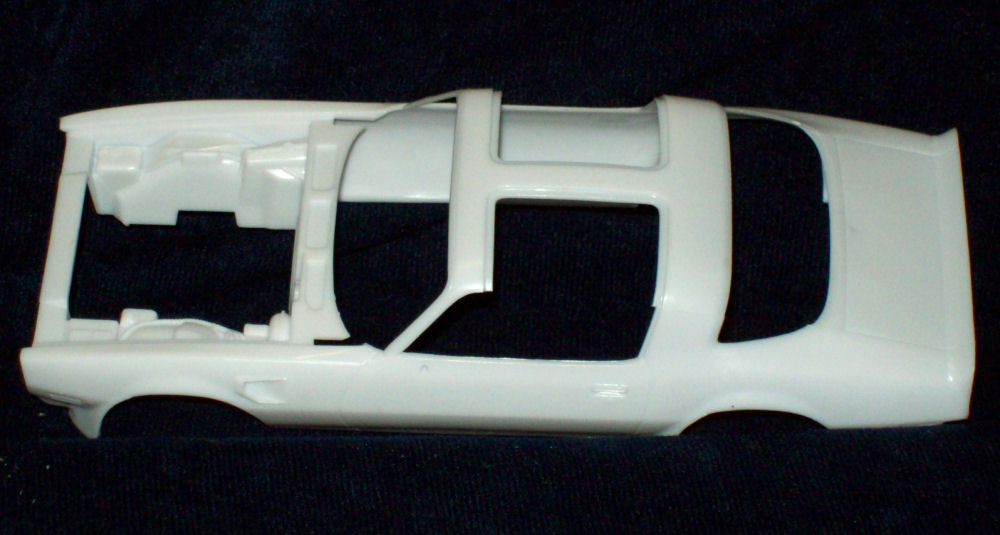 Revell 85-4927 1/24 1978 Pontiac Firebird Kit Image 02