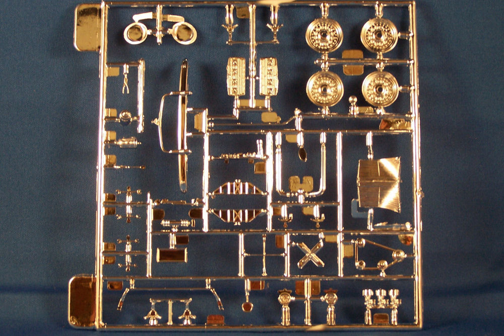 Revell 85-4928 1/24 '40 Ford Custom Pickup Truck Kit Image 03