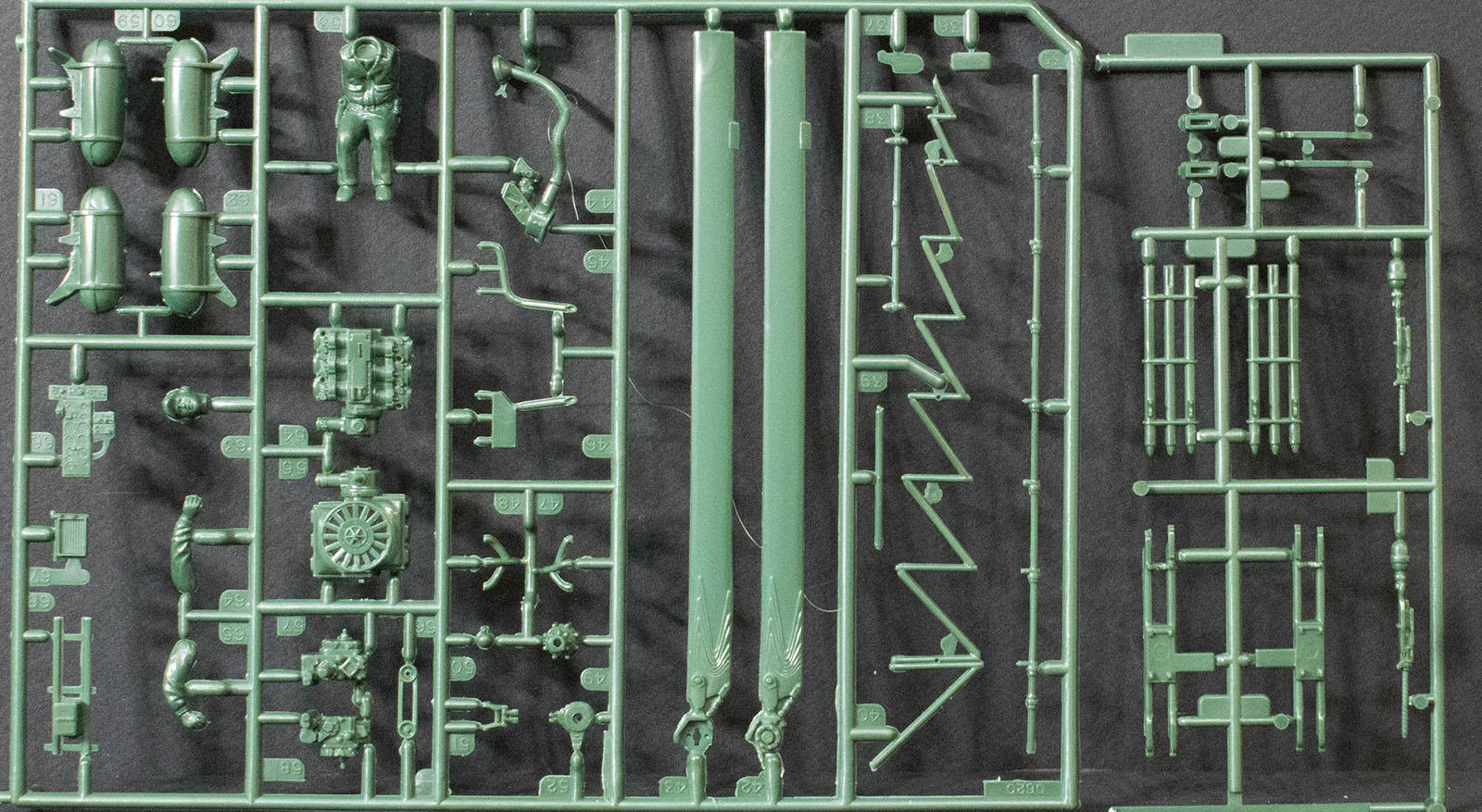 Revell 85-5313 1/35 H-13H Sioux Kit Image 02