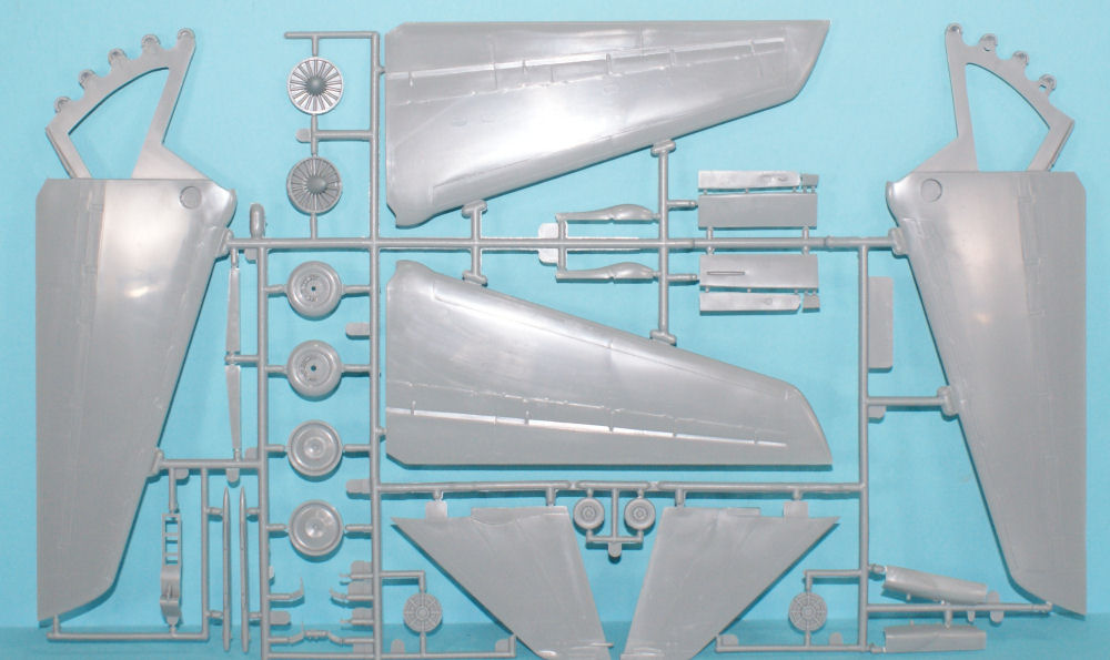 Revell 85-5527 1/48 F-14D Tomcat Kit Image 03