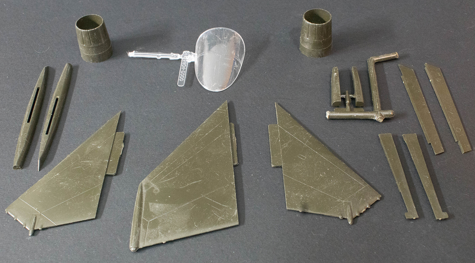 Revell 85-5804 1/48 F-111A Kit Image 04