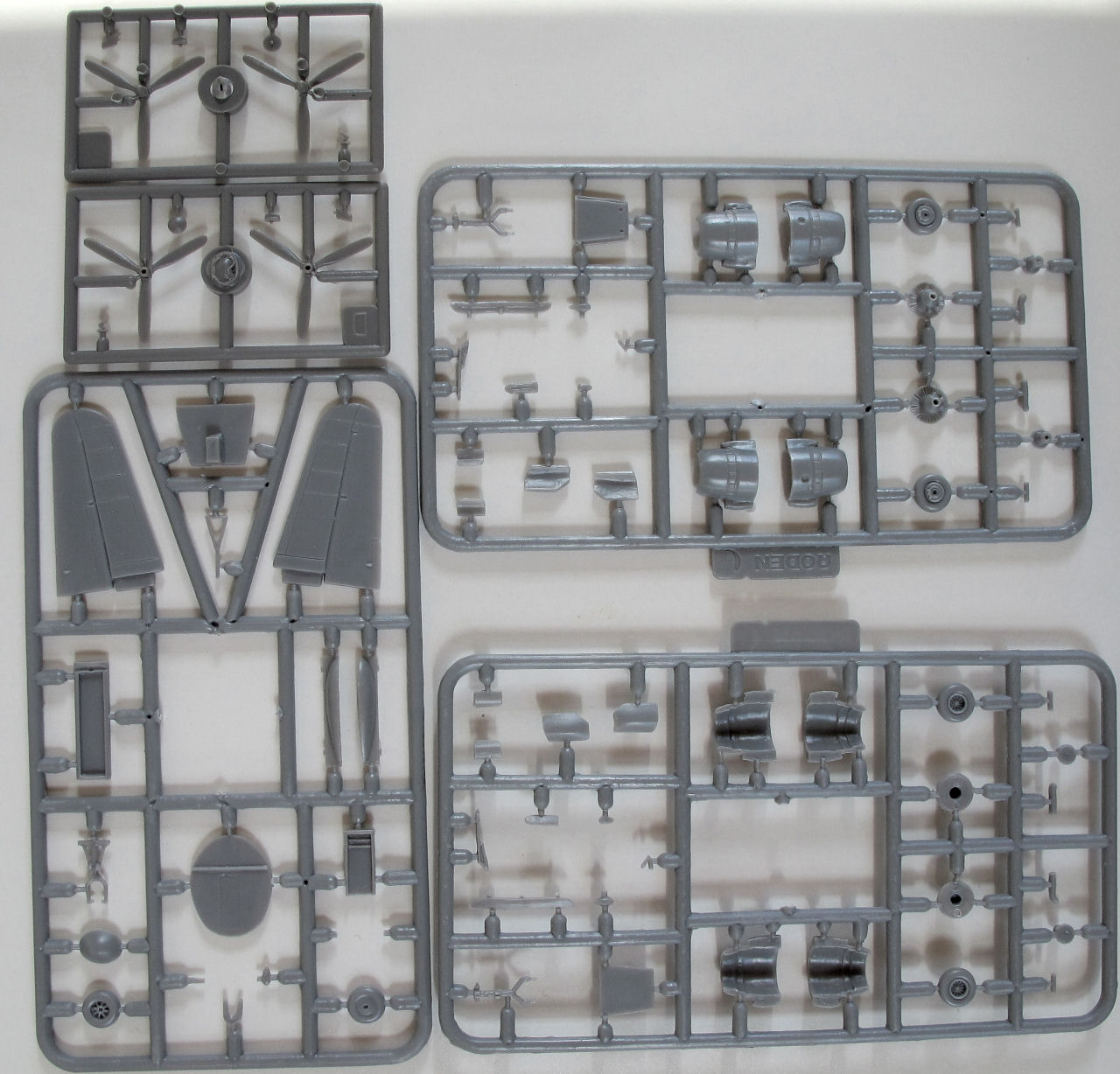 Roden 0305 1/144 ATL.98 Carvair Parts Image 03