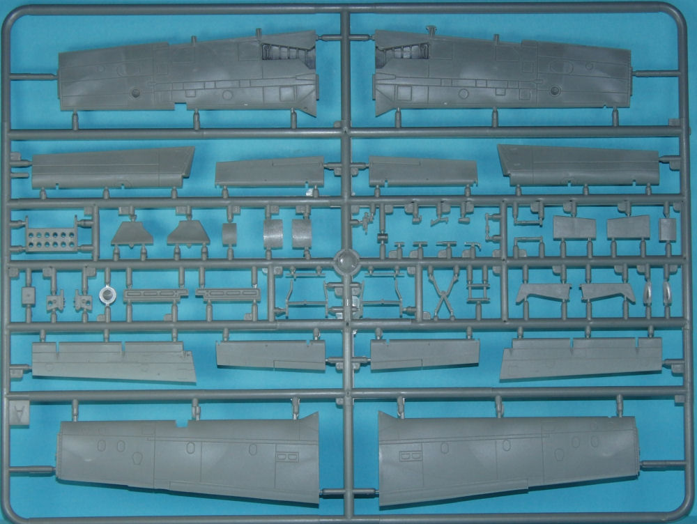 Roden 0441 1/48 T-28B Trojan Parts Image 02
