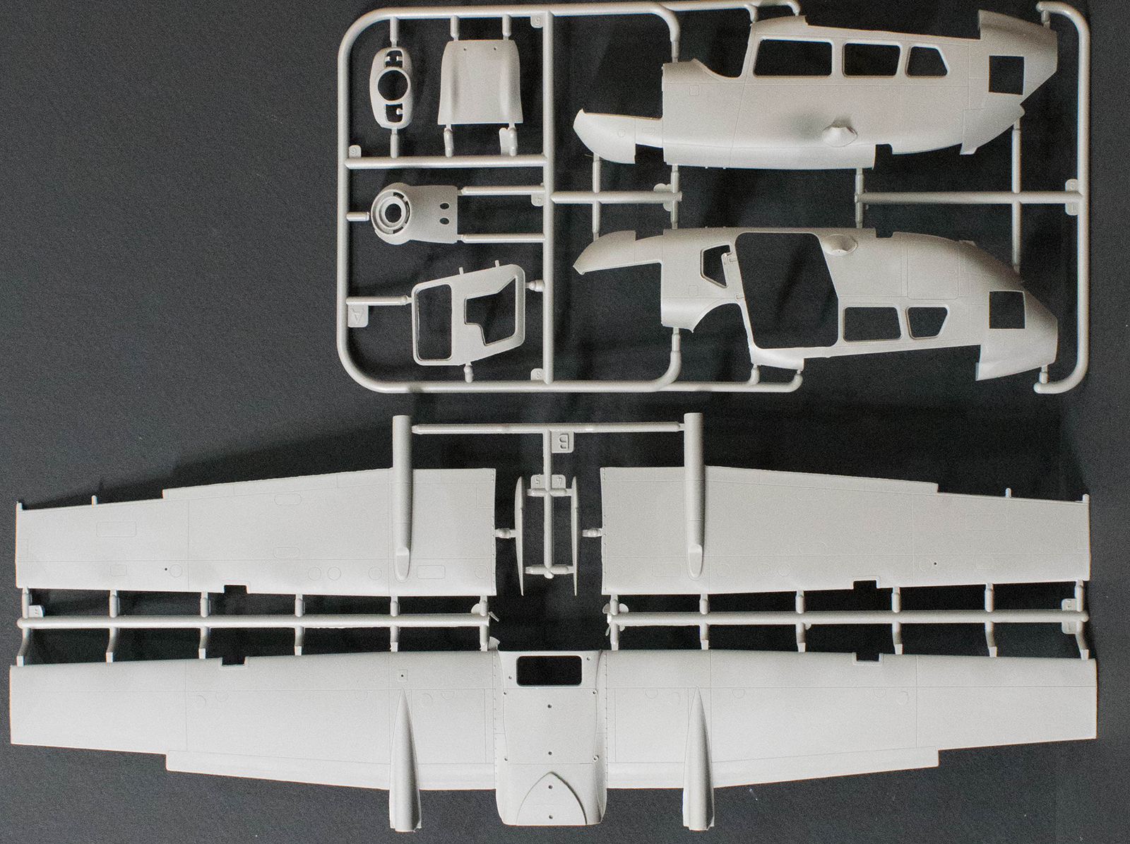 Roden 0620 1/32 O-2A Skymaster Parts Image 01