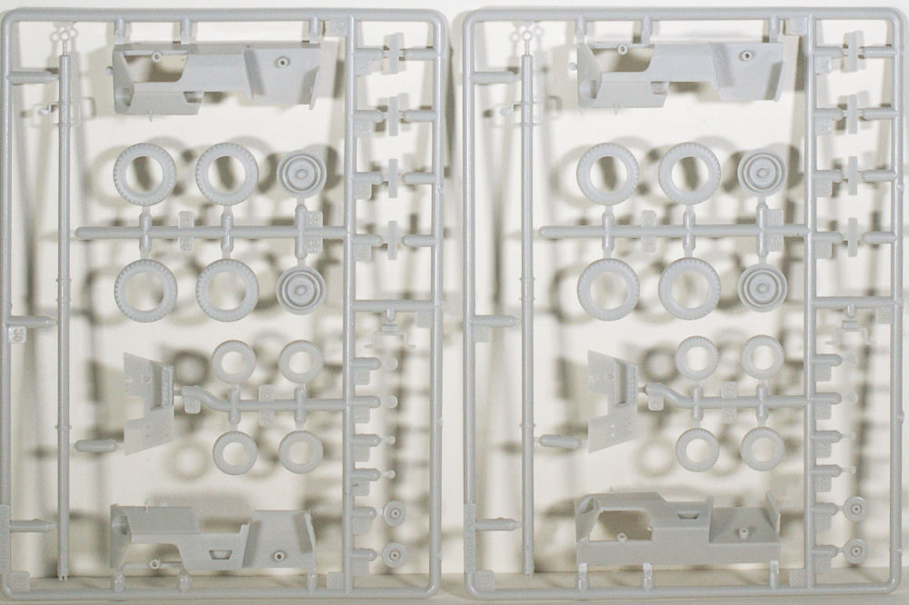 Skunkmodels 1/48 Harlan Tow Tractor Parts Image 02
