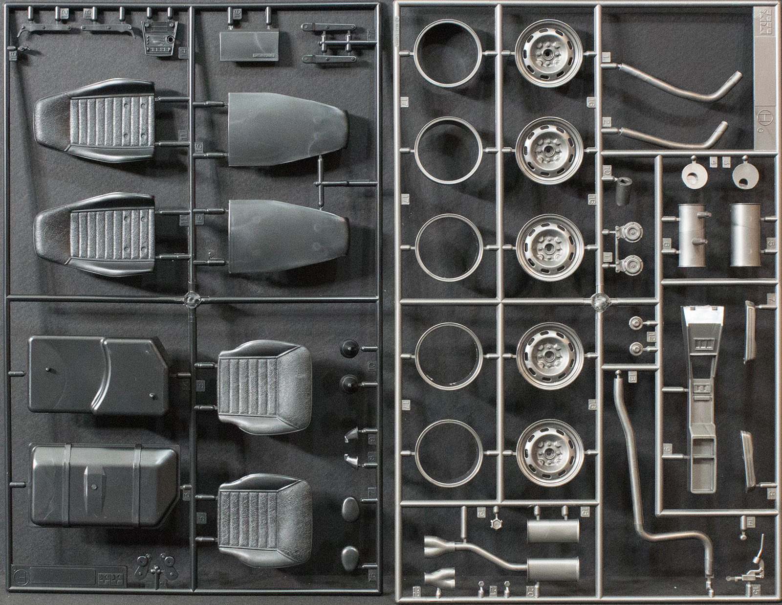 Tamiya 12010 1/12 Datsun 240ZG Parts Image 07