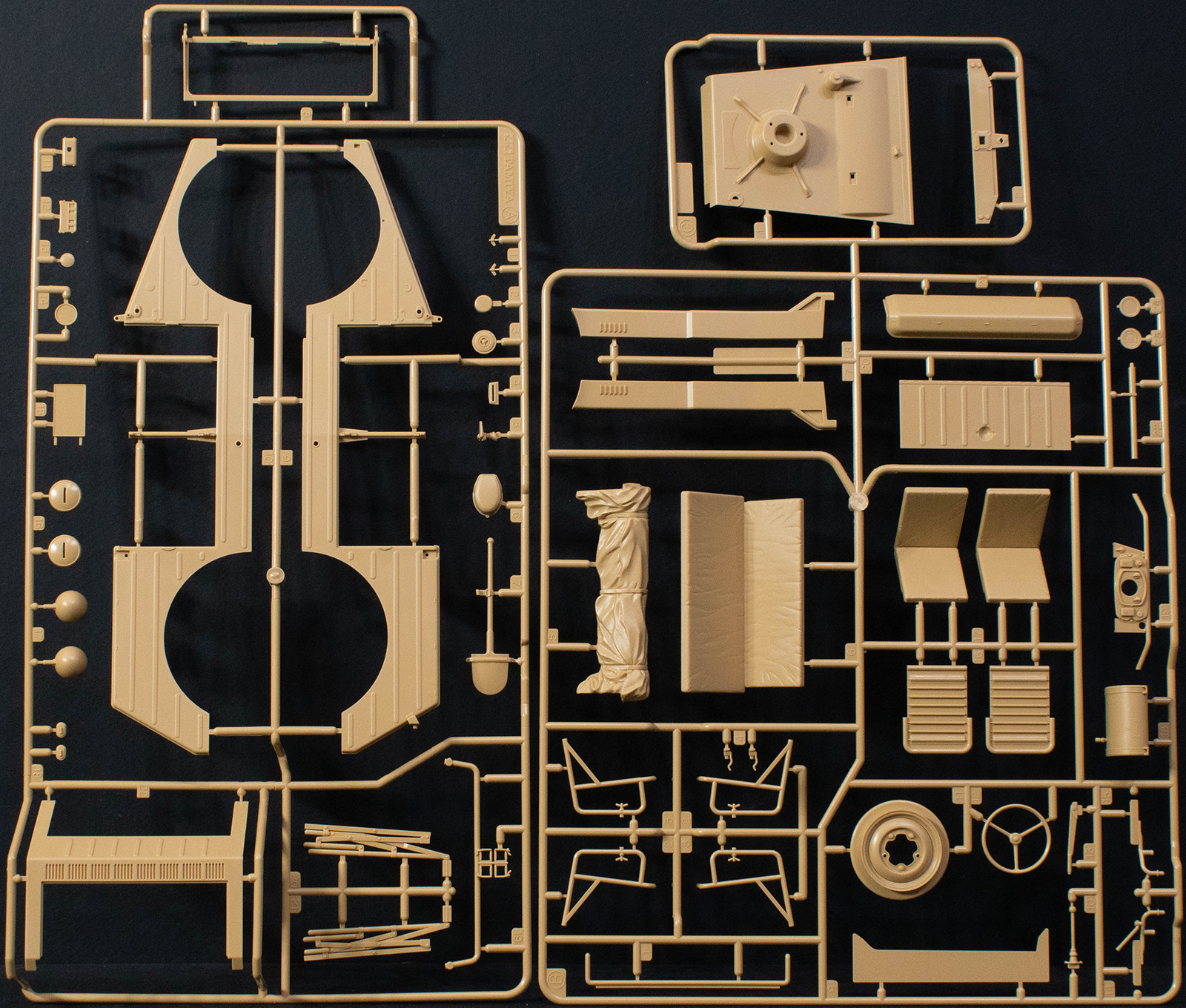 Tamiya 36205 1/16 Kuebelwagen Type 82 Parts Image 01