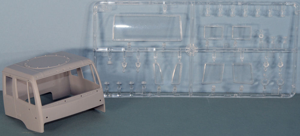 Trumpeter 01007 1/35 M1083 FMTV Standard Cargo Truck First Look Image 01