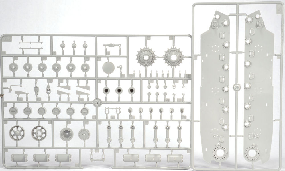 Trumpeter 01569 1/35 Soviet KV-85 Heavy Tank Parts Image 03