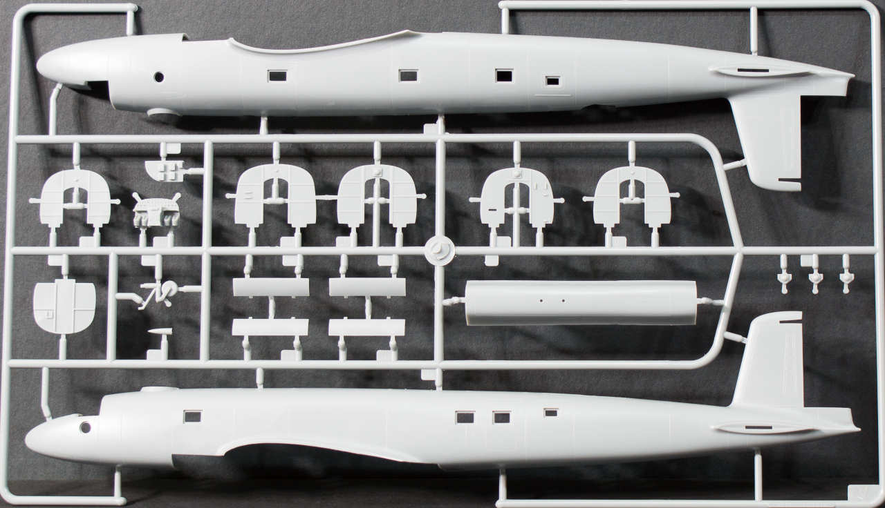 Trumpeter 01637 1/72 Fw 200C-3 Condor First Look Image 01