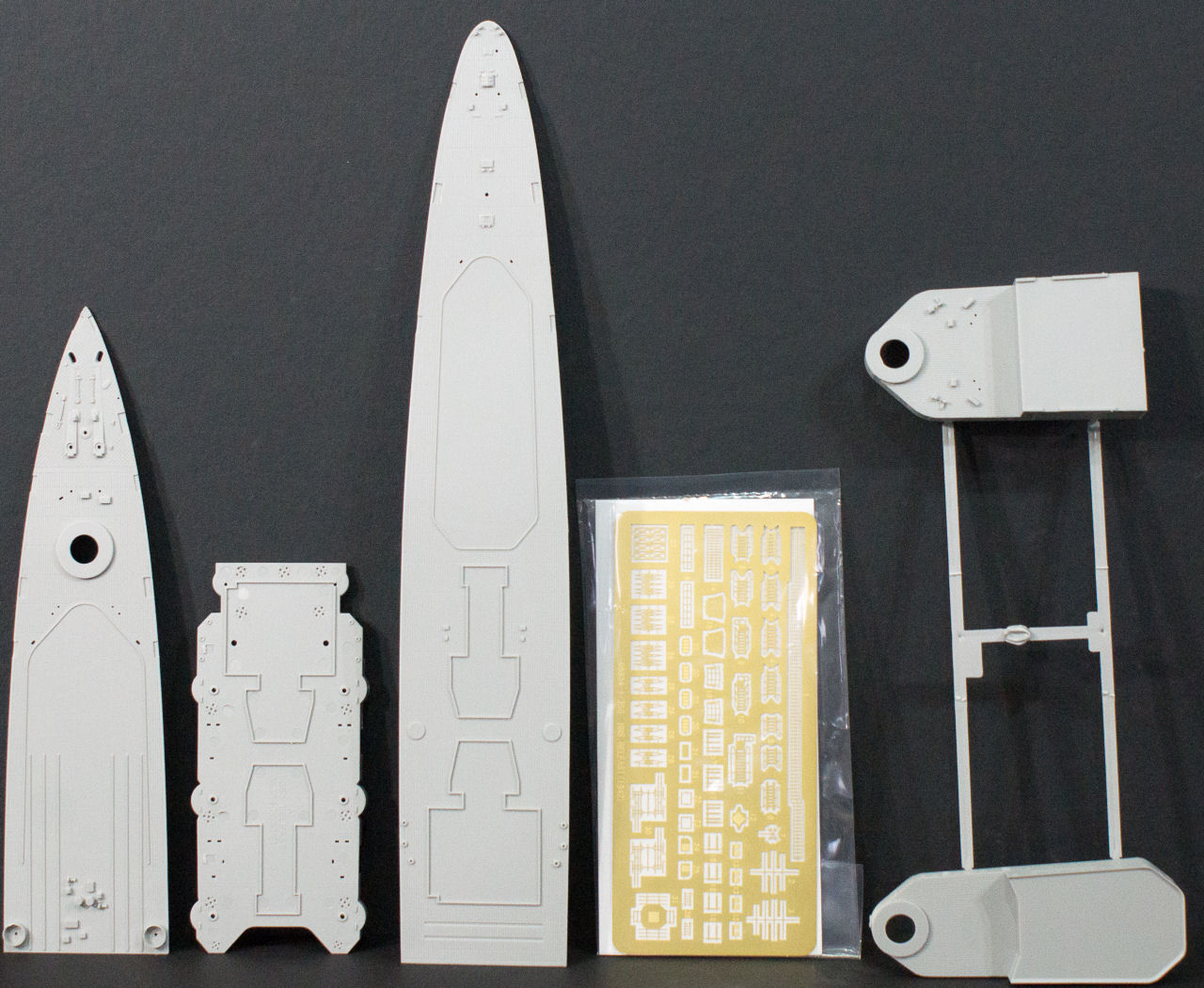 Trumpeter 05334 1/350 HMS Belfast Cruiser 1942 Parts Image 02