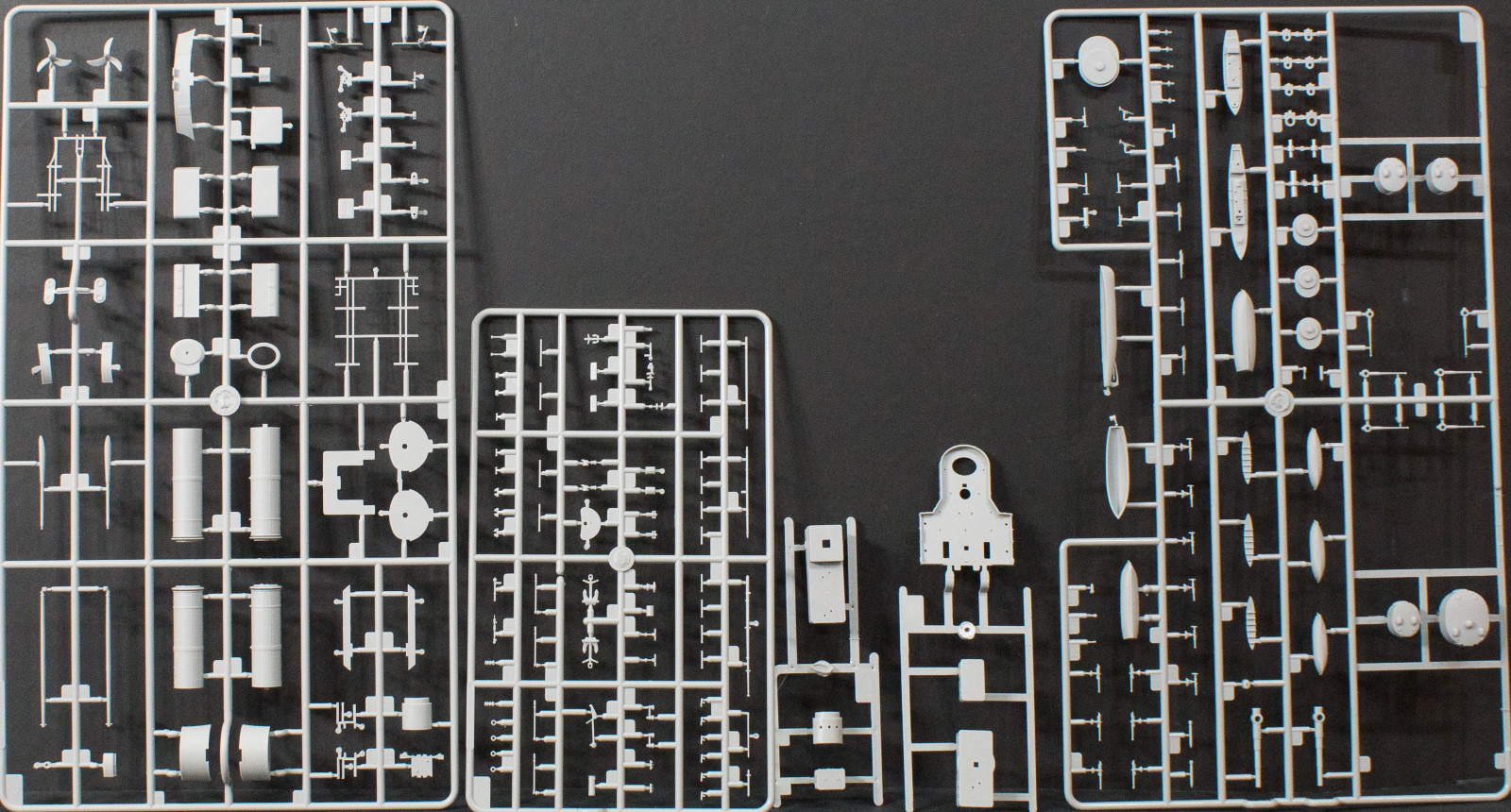 Trumpeter 05337 1/350 Tsesarevich Battleship 1917 First Look Image 03