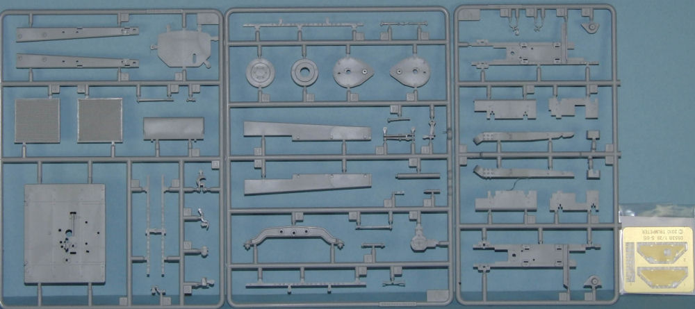 Trumpeter 05538 1/35 ChTZ S-65 Tractor Parts Image 02
