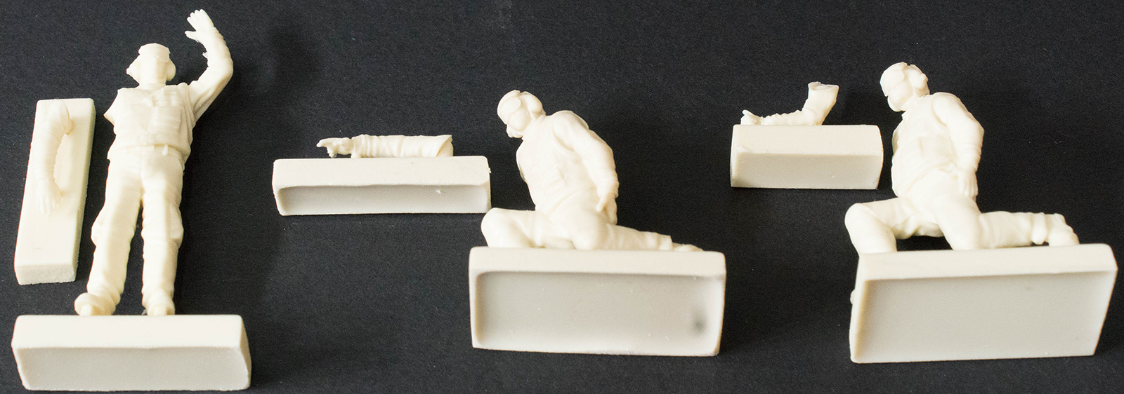 videoaviation.com 1/32 US Navy Deck Crew Set Image 01