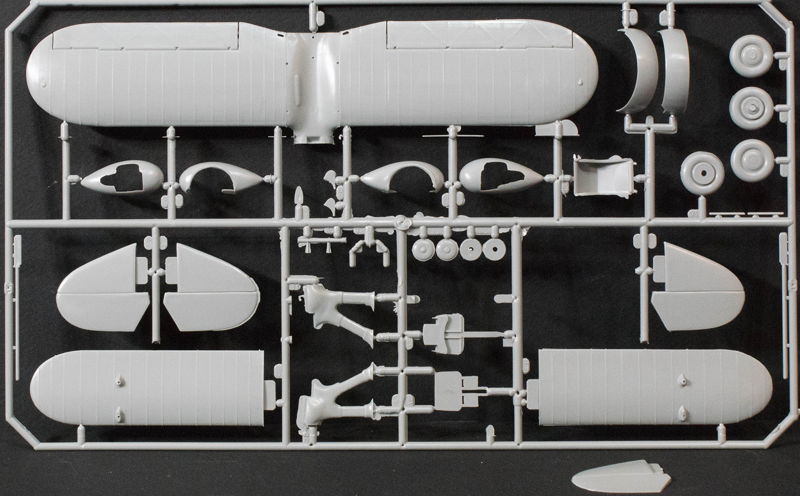 Williams Brothers 32590 1/32 F9C Sparrowhawk Parts Image 02