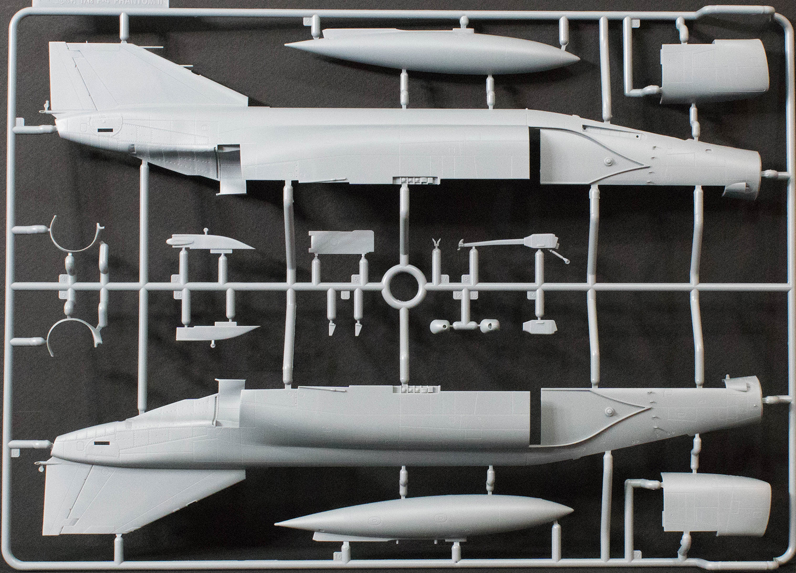 Zoukei-Mura Inc. 48004 1/48 F-4J Phantom II Parts Image 01