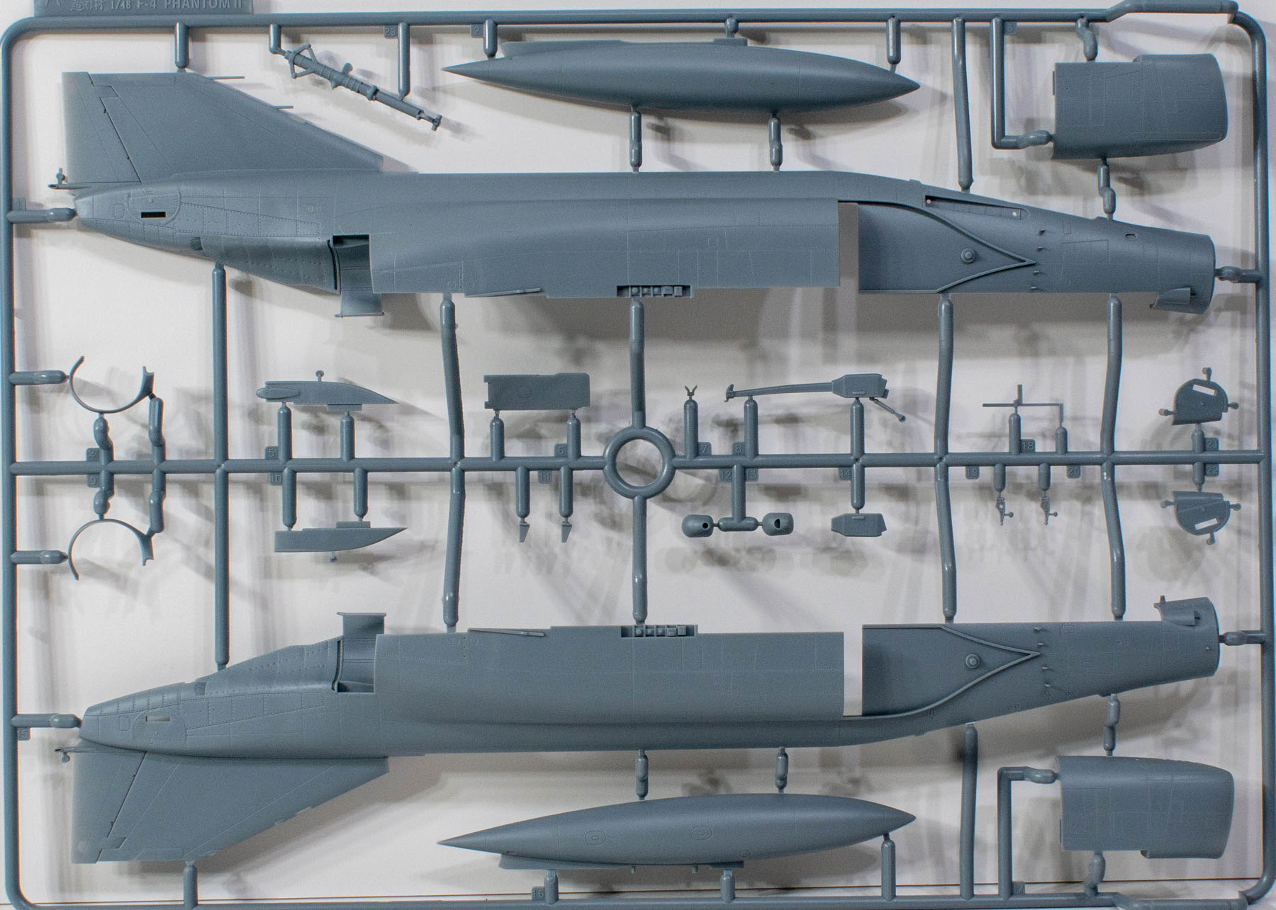 Zoukei-Mura Inc. 48009 1/48 F-4J Phantom II Navy Parts Image 01