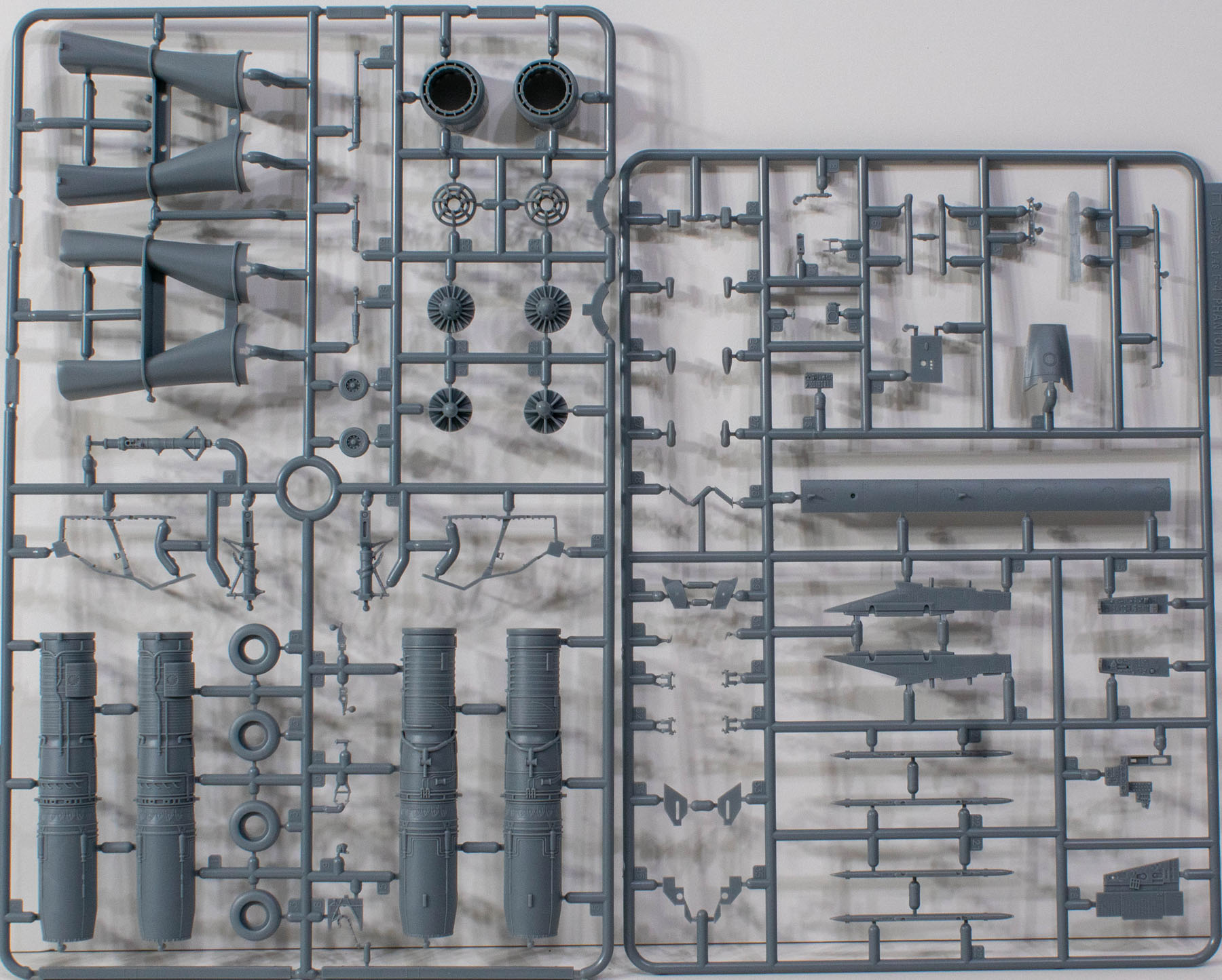 Zoukei-Mura Inc. 48009 1/48 F-4J Phantom II Navy Parts Image 03