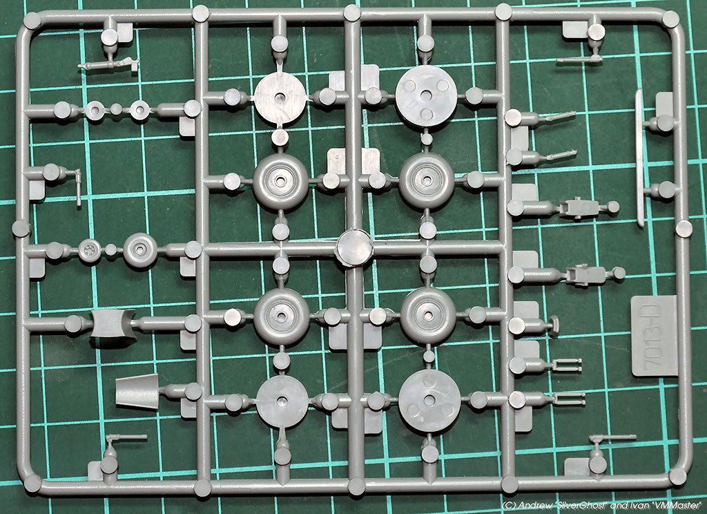 Zvezda 7013 1/144 Il-62M Kit Image 09