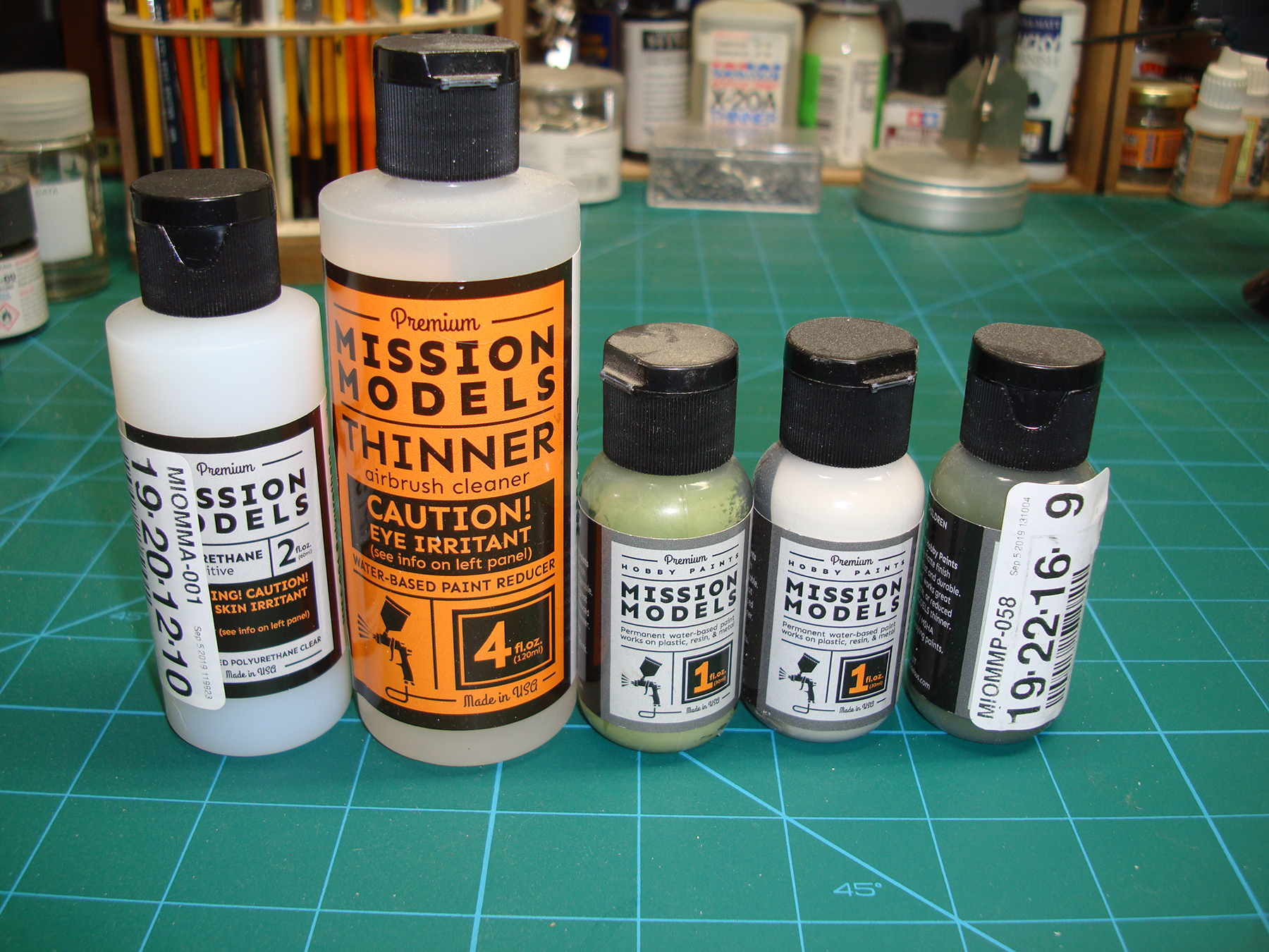 Does vallejo paint thinner work with createx? : r/ModelCars