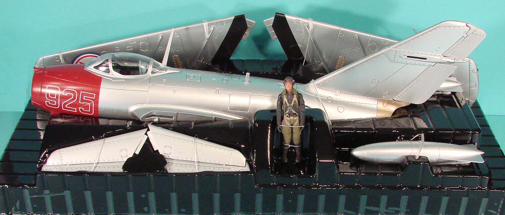 21st Century Toys 1/18 MiG-15bis Fagot 'North Korea' Kit