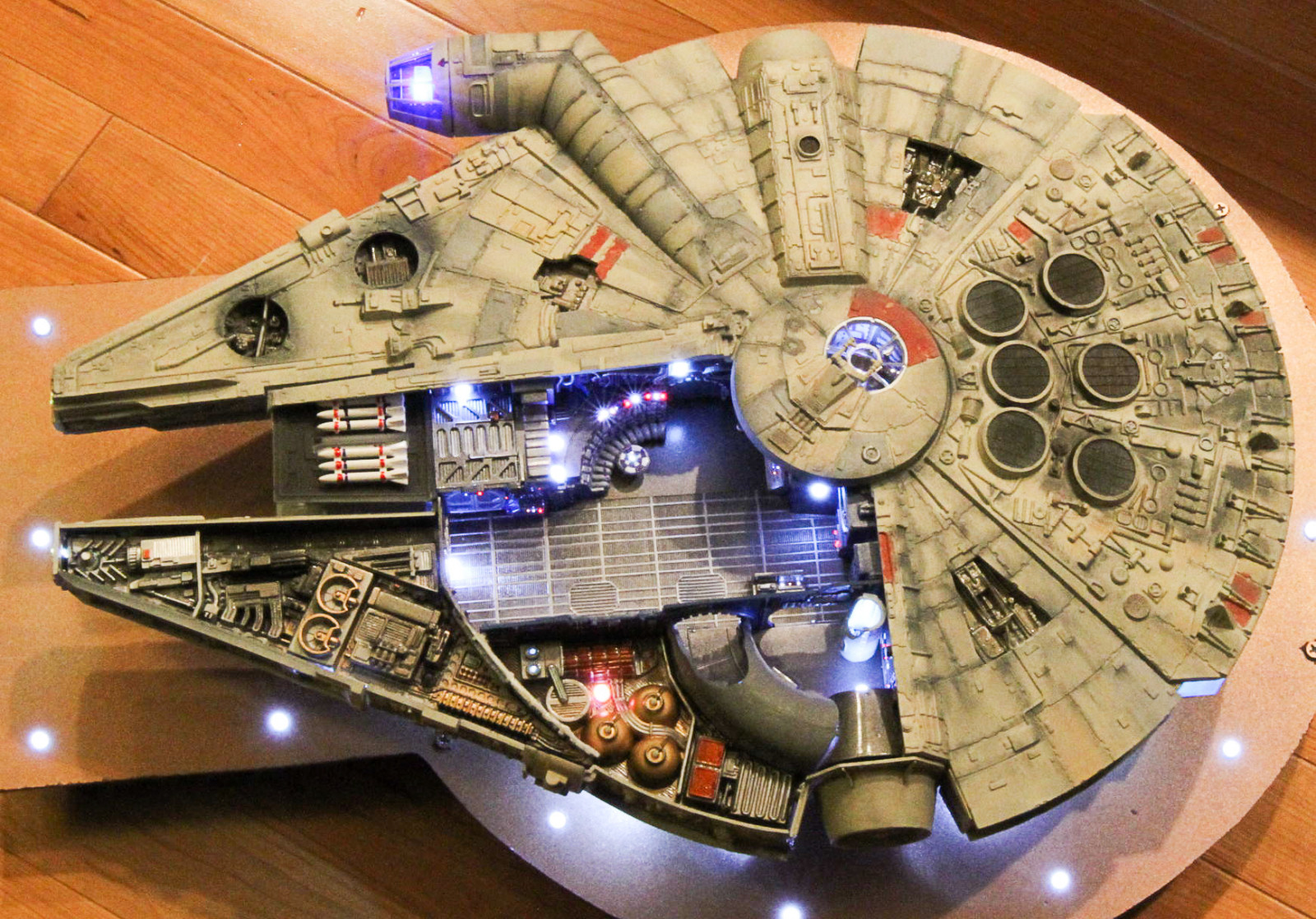 CultTVman Science Fiction 2014 - 1/58 Millenium Falcon Image A053_03