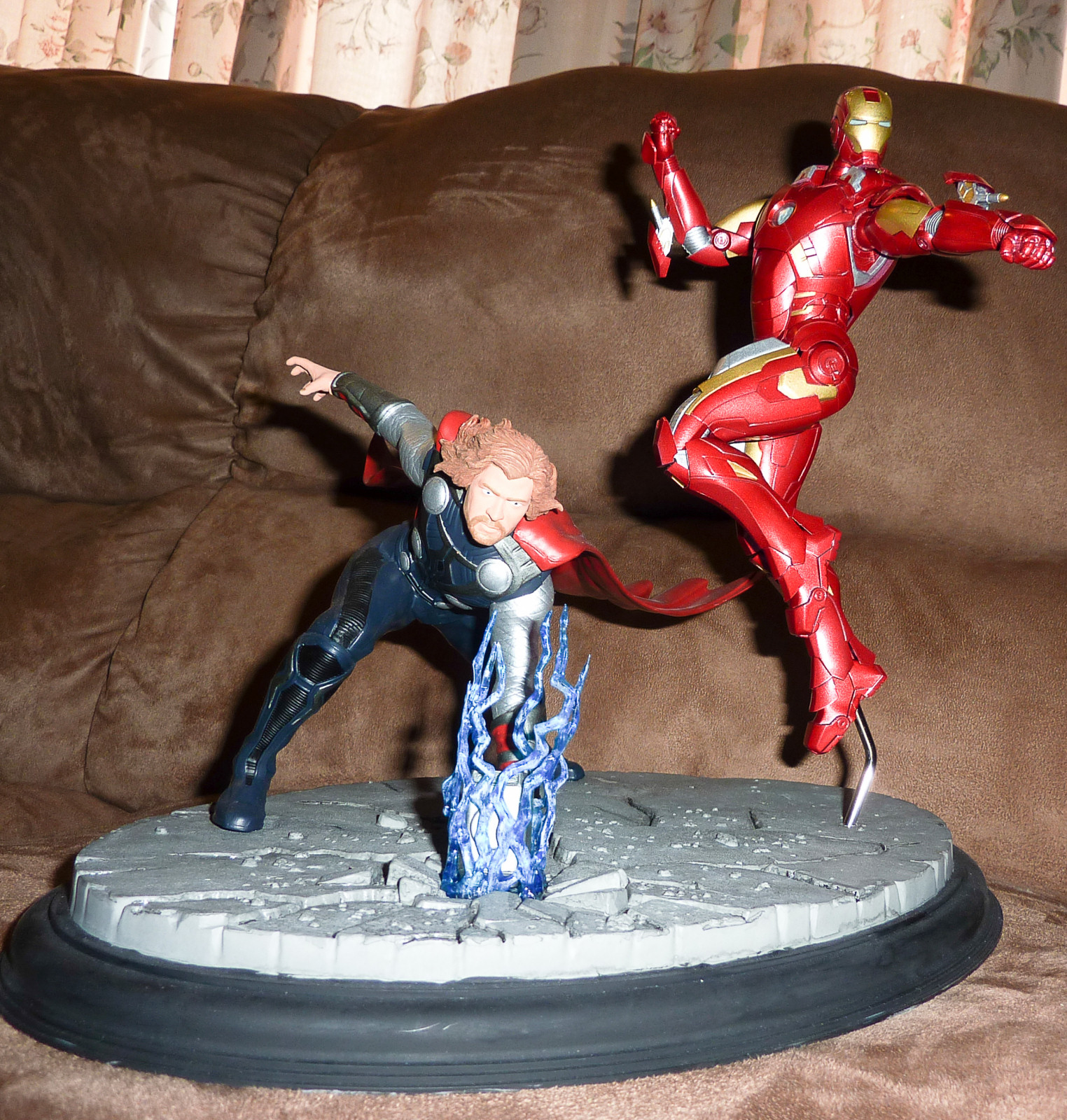 CultTVman Science Fiction 2014 - 1/9 Avengers Image A065_01