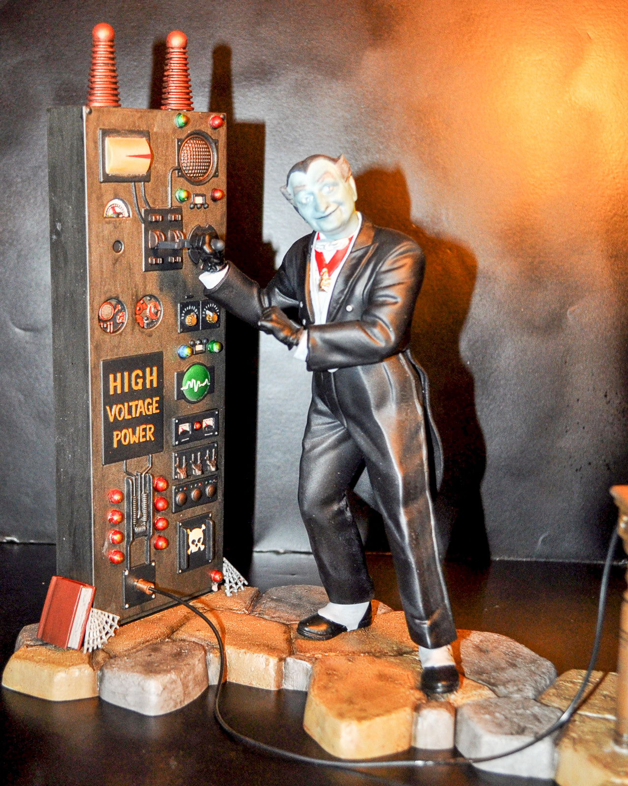 CultTVman Science Fiction 2014 - 1/9 Herman and Grandpa Munster Image A083_02
