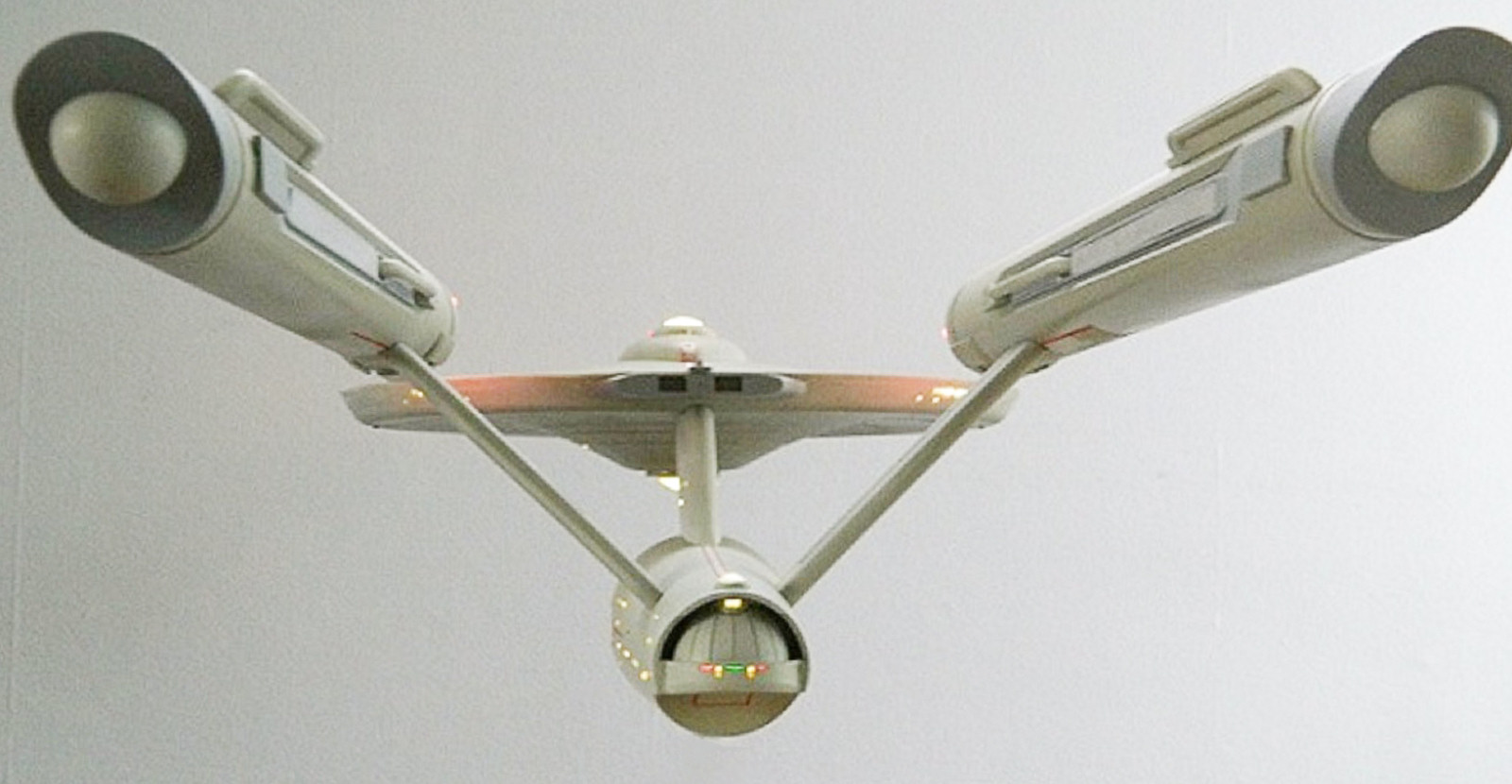 CultTVman Science Fiction 2014 - 1/350 USS Enterprise NCC-1701 Image A084_03