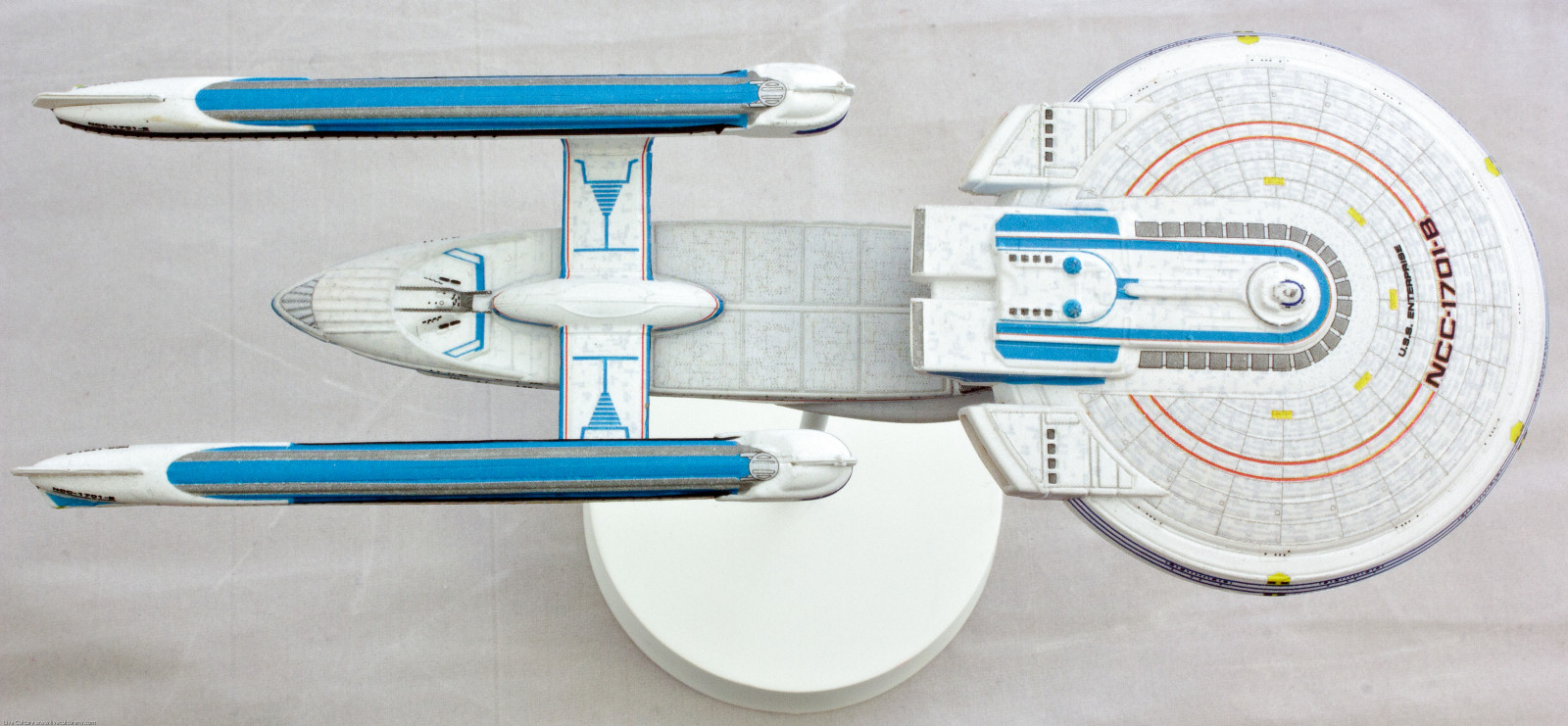 CultTVman Science Fiction 2014 - 1/2500 USS Enterprise NCC-1701B Image A120_03