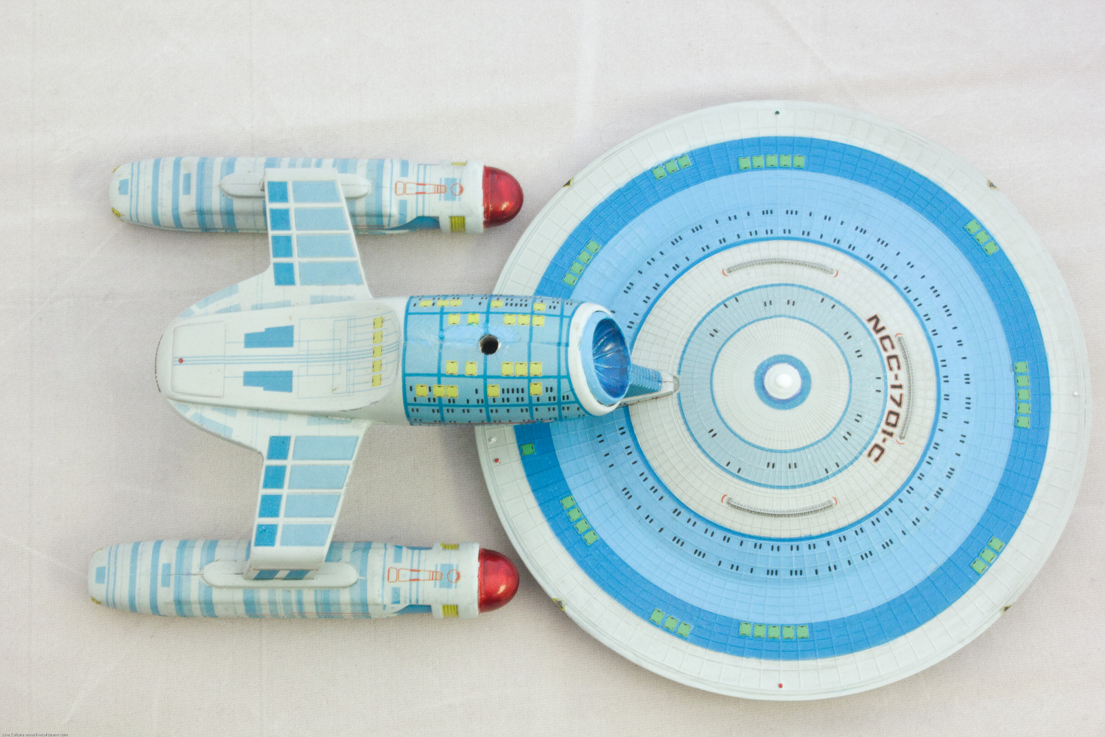 CultTVman Science Fiction 2014 - 1/2500 USS Enterprise NCC-1701C Image A122_03