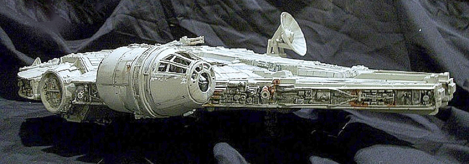 CultTVman Science Fiction 2014 - 1/58 Millenium Falcon Image A137_03